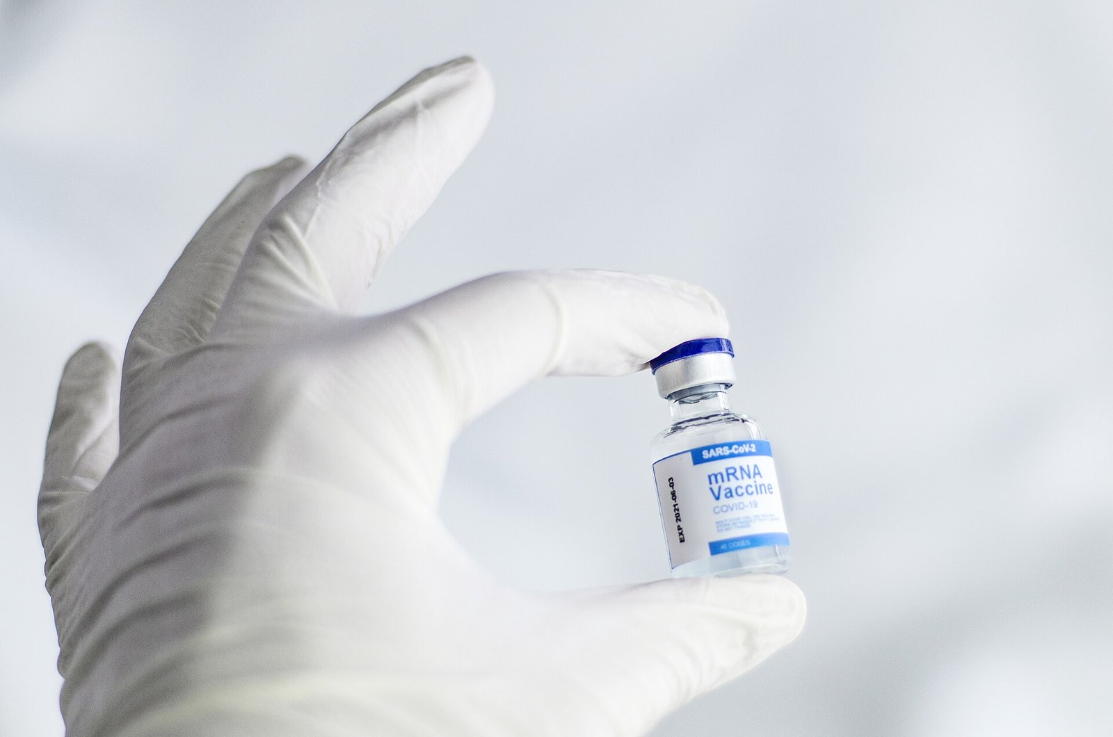 Indywidualna szczepionka mRNA ogranicza nawroty czerniaka – wyniki fazy 3